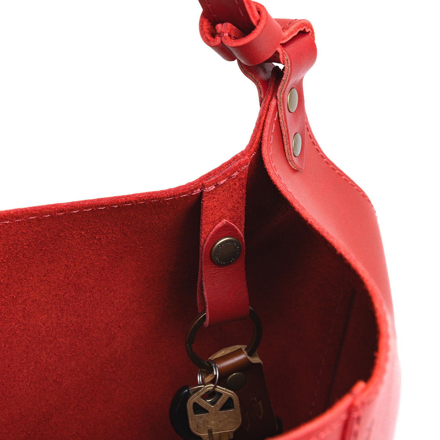 Ruby | Structured bucket shaped handbag with an adjustable shoulder strap