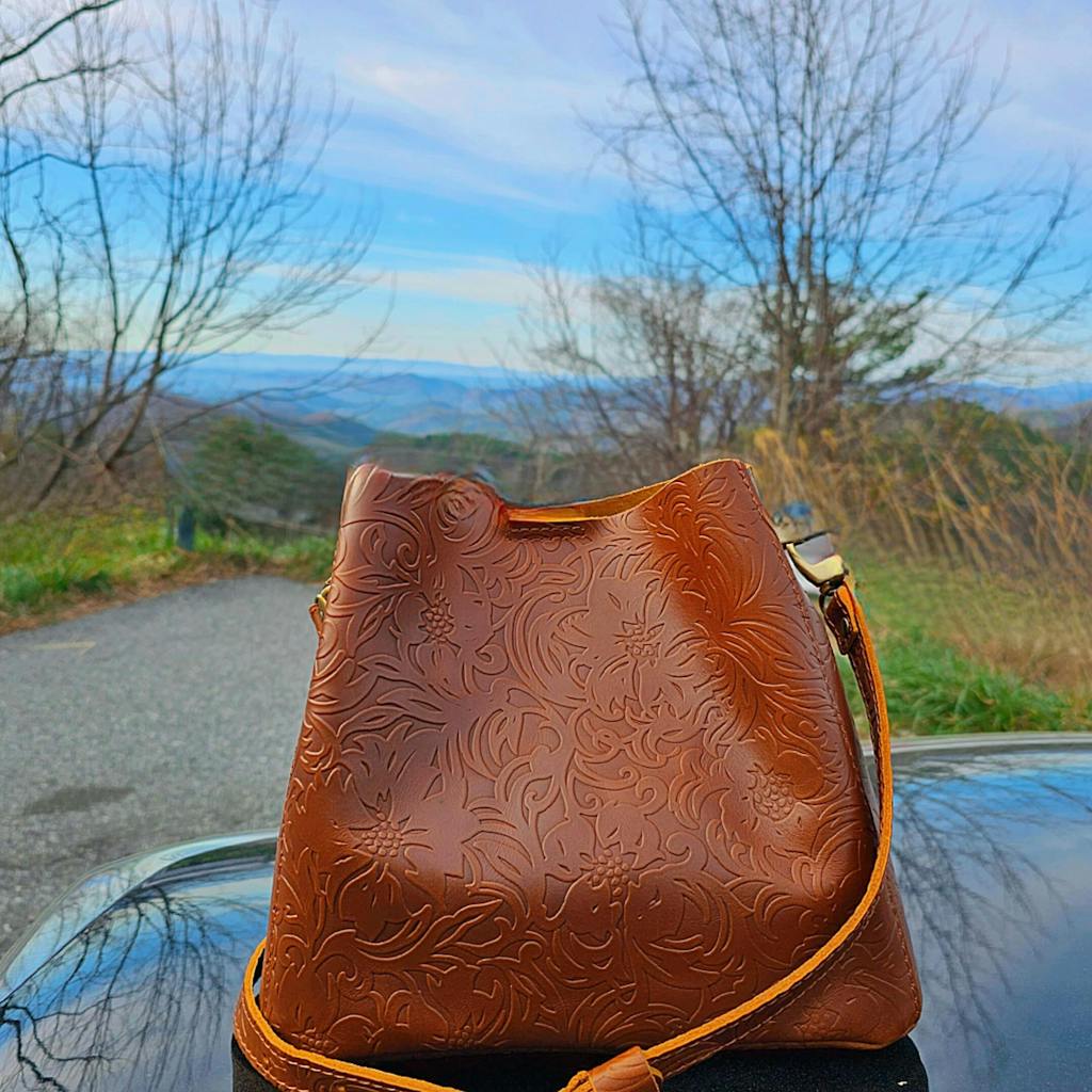 Portland Leather outlet Goods Butterfly Bucket Bag