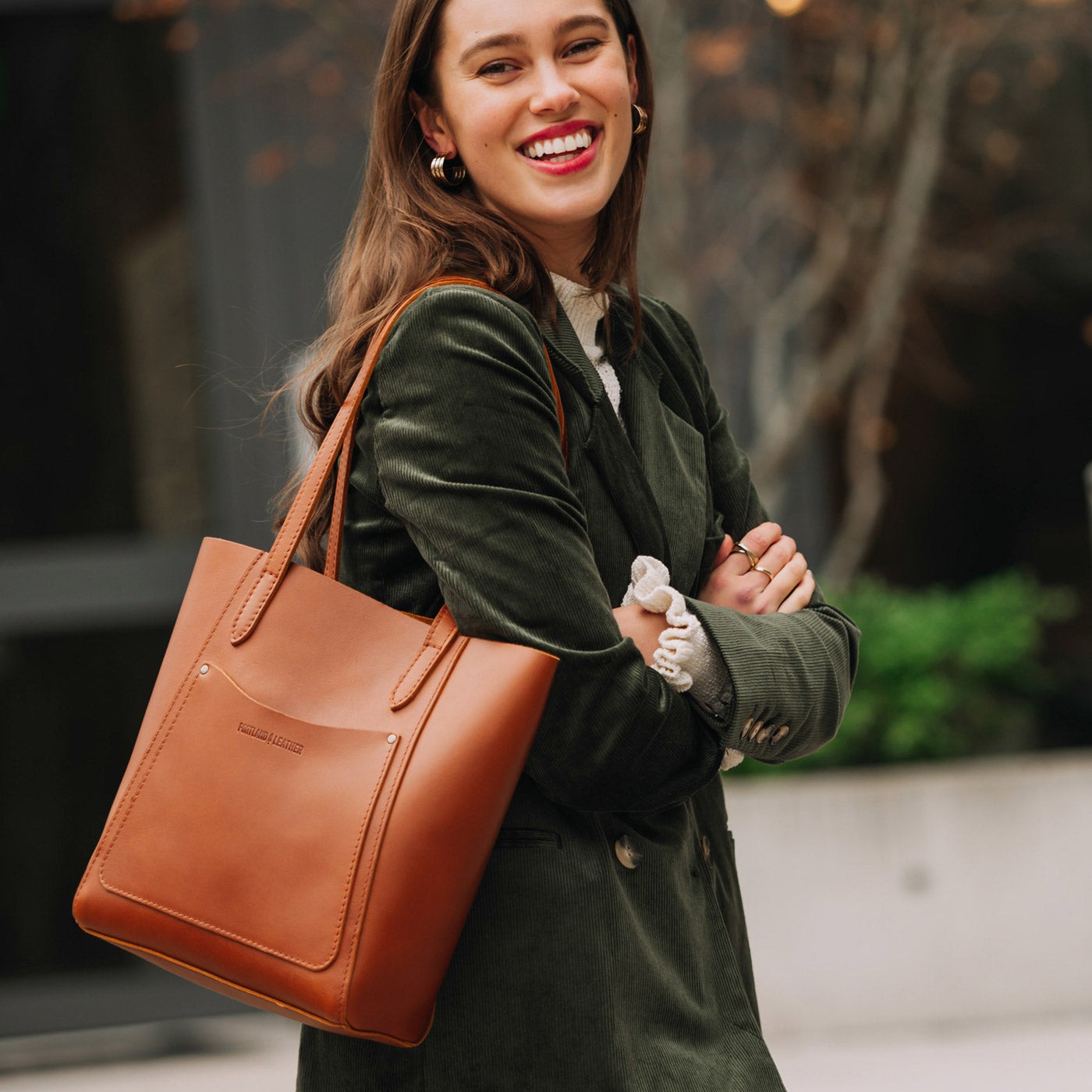 Honey*Large | Dual shoulder strap tote bag with an exterior pocket