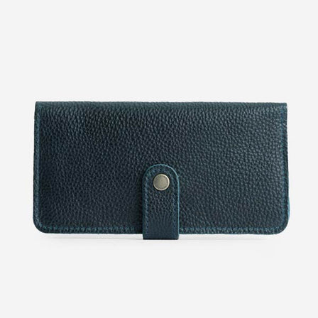 Boreal | Leather wallet with snap closed