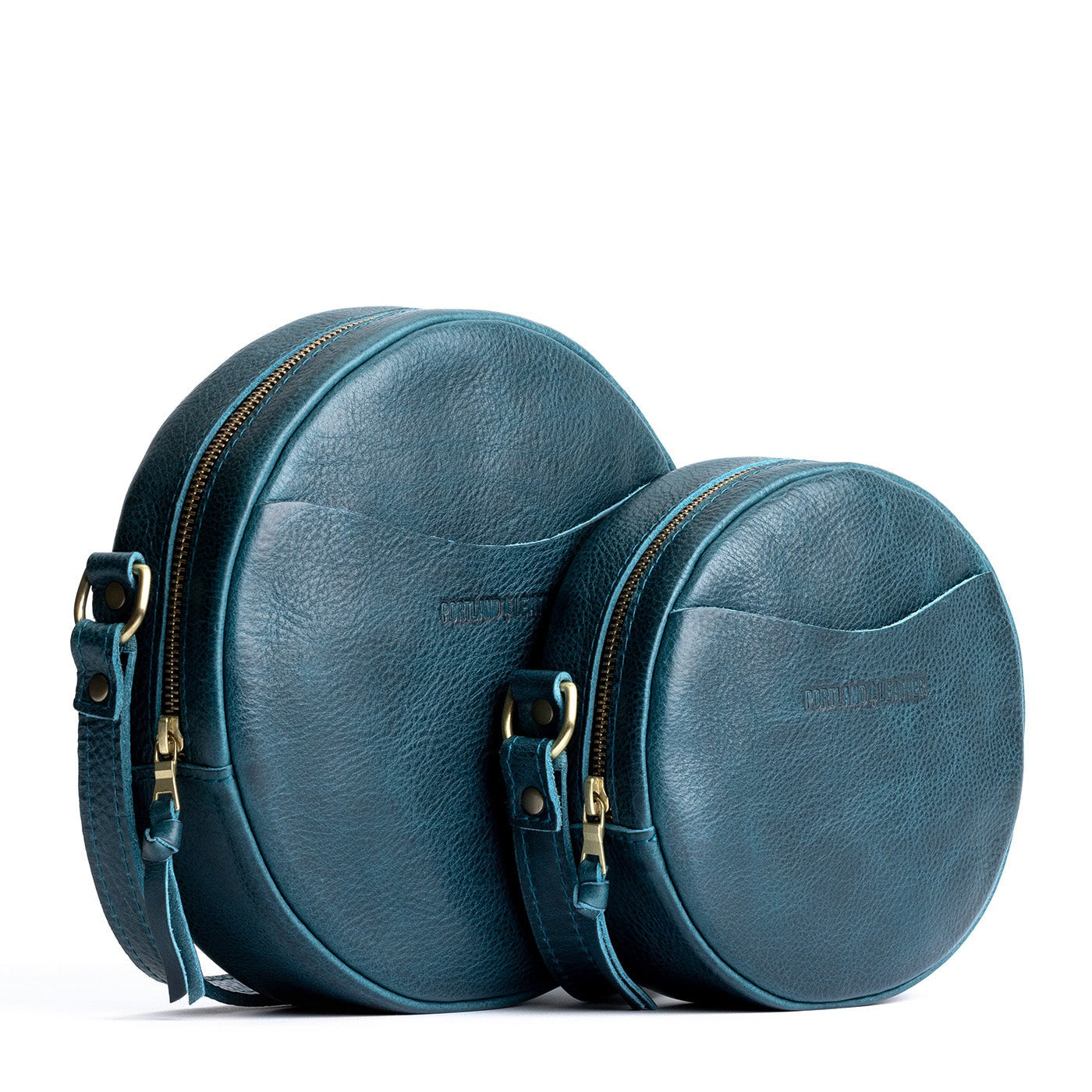 Lagoon | Side by side circle shaped crossbody bags with top zipper