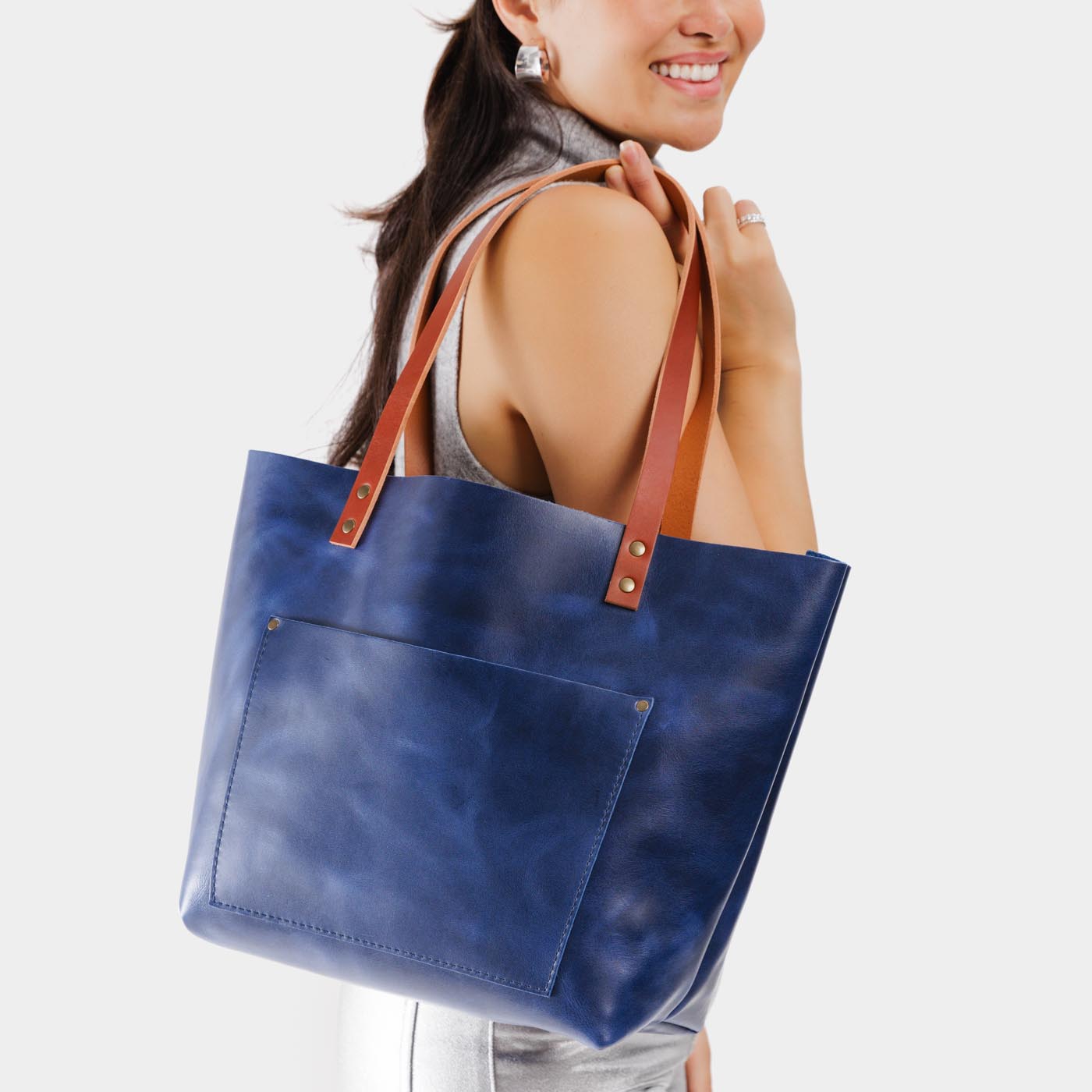 Cowboy Blue*Classic | Large leather tote bag with sturdy bridle handles and front pocket