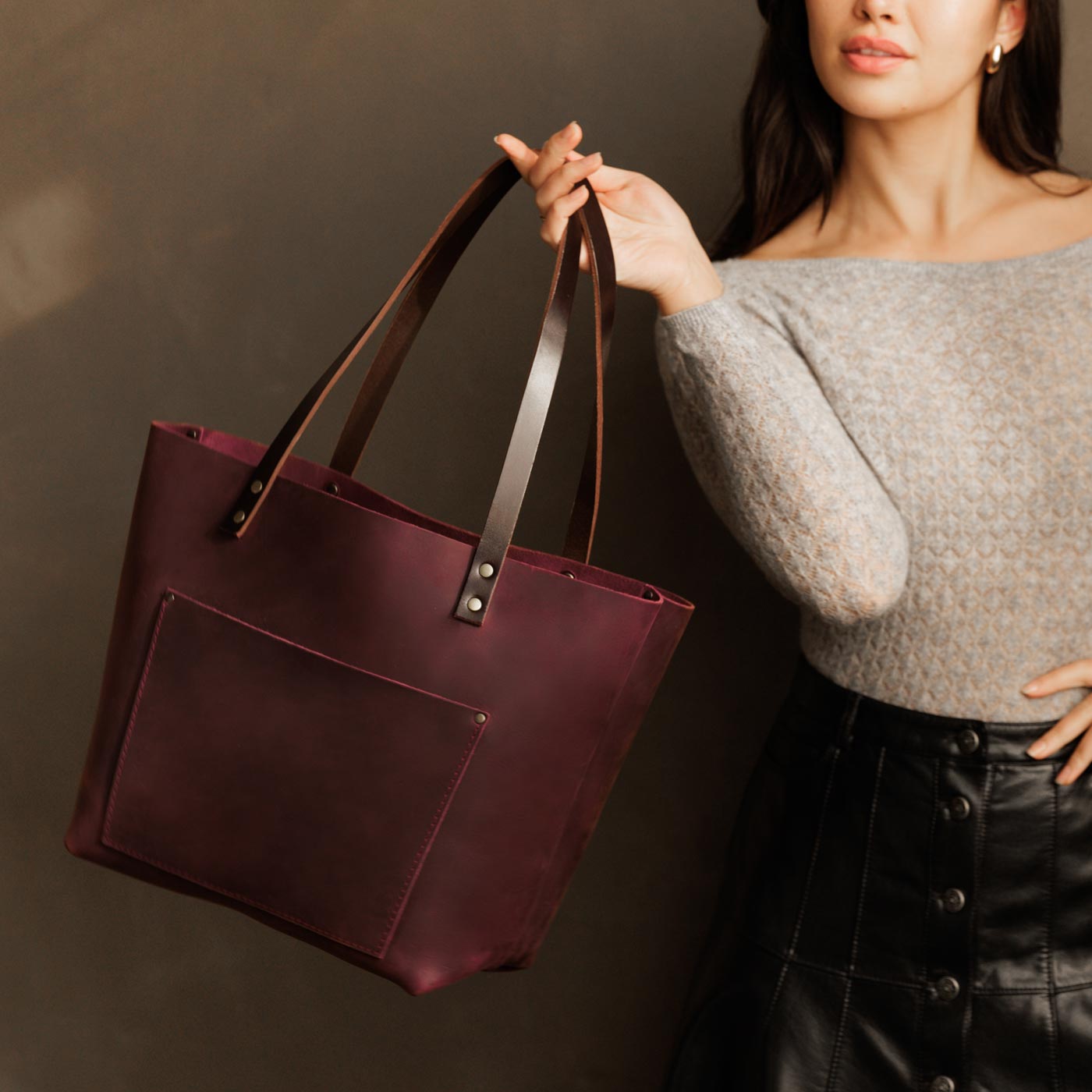 Merlot*Classic | Large leather tote bag with sturdy bridle handles and front pocket