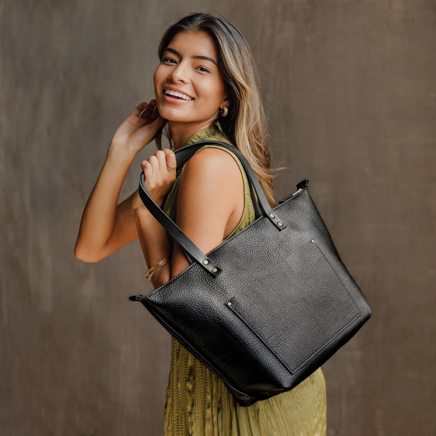 Classic 2025 leather tote