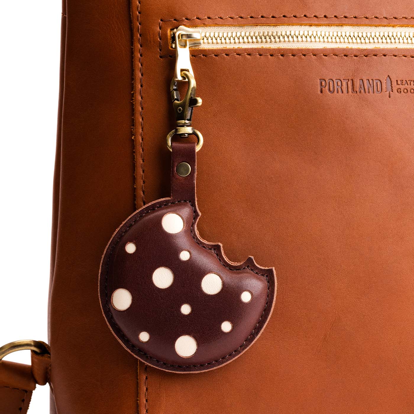 Cognac | Cookie shaped keychain with swivel clasp