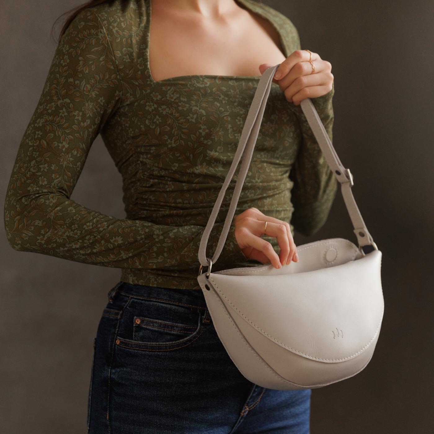 Bone*Medium | Half circle shaped sling bag