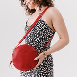 Ruby Large | Circle shaped crossbody bag with top zipper