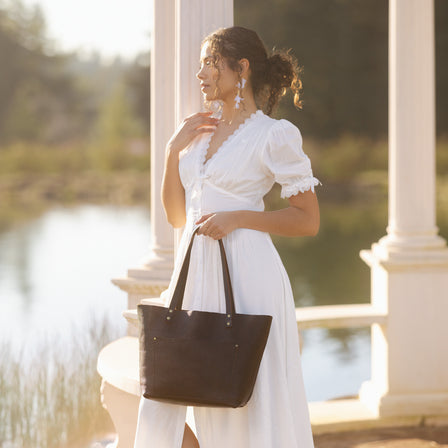 Coldbrew*Classic | Large leather tote bag with sturdy bridle handles and front pocket