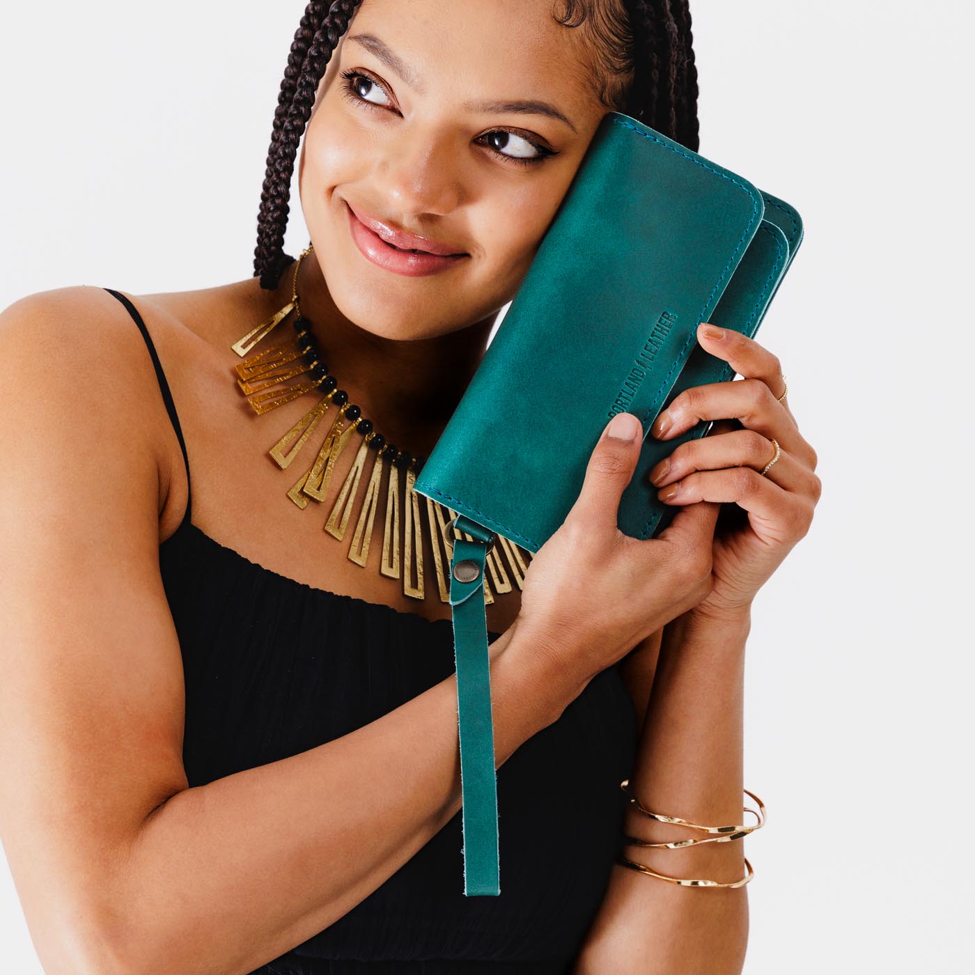 Caribbean | Leather wallet clutch with wristlet and magnetic closure