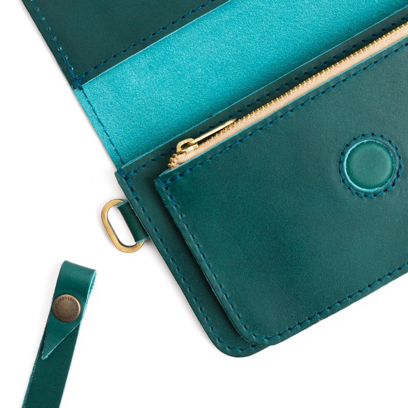 Caribbean | Leather wallet clutch with wristlet and magnetic closure