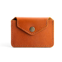 Honey | Small leather wallet with snap closure