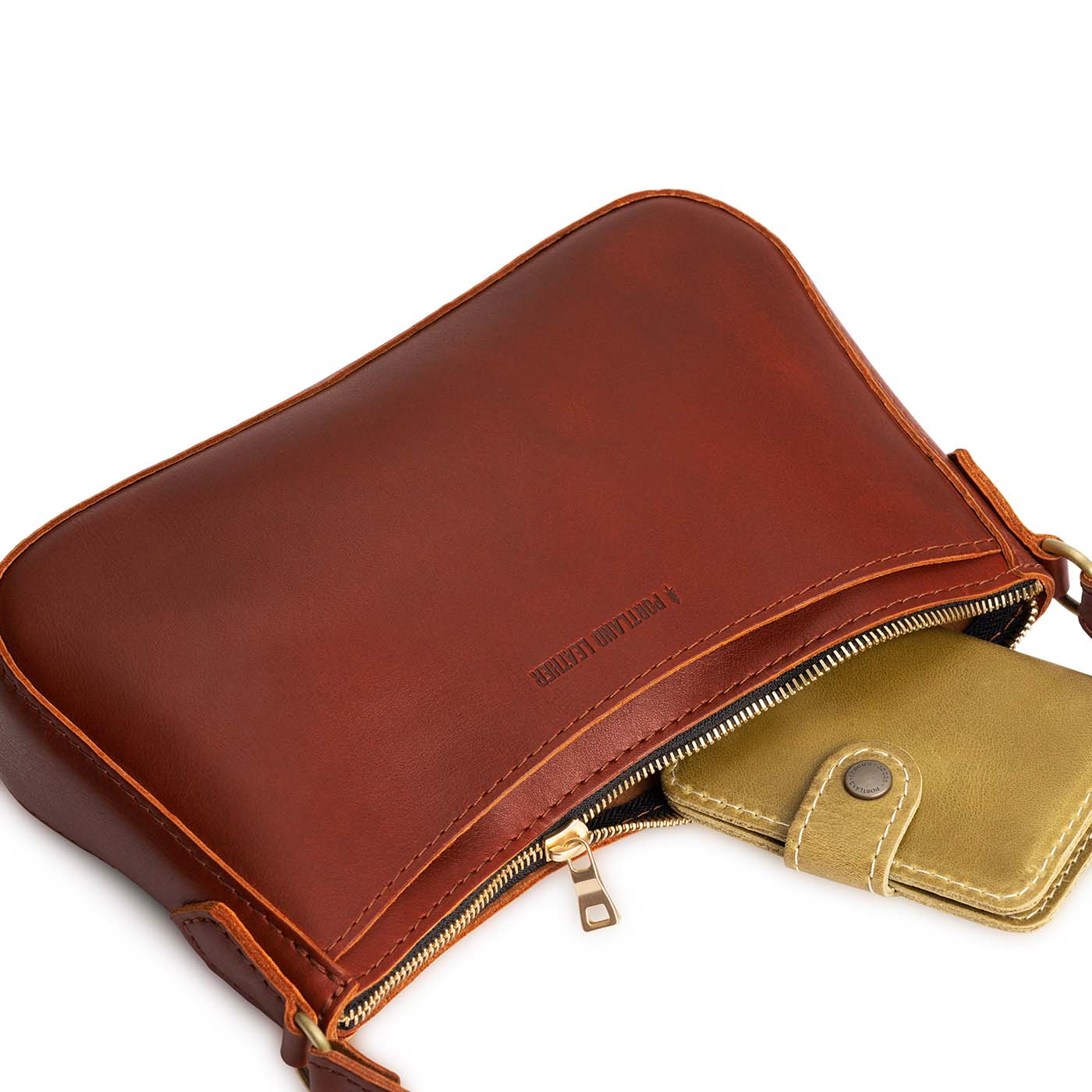 Chestnut | Petite bean shaped shoulder bag with a zipper closure