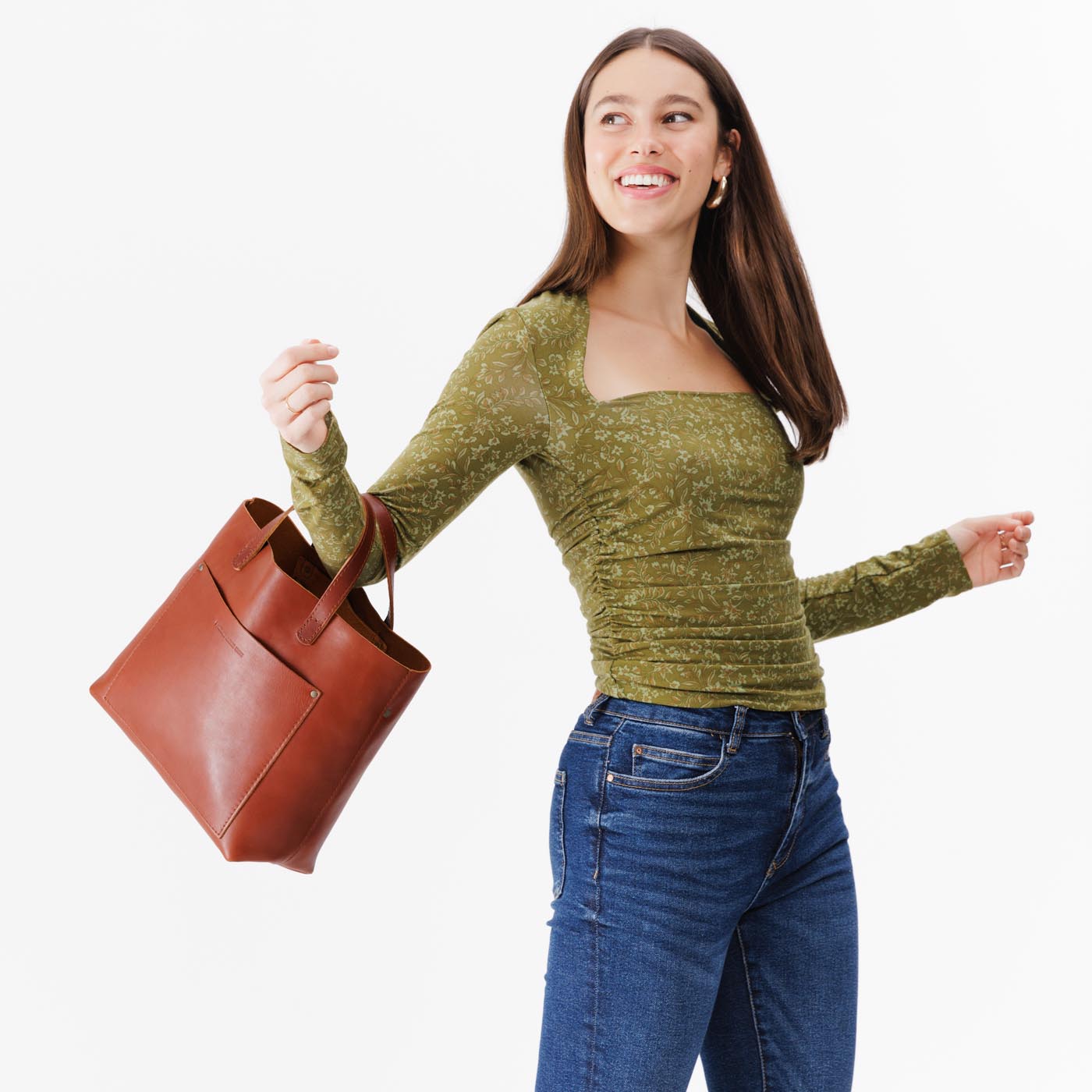 Chestnut*Classic | Midsize crossbody tote with handles and a pocket