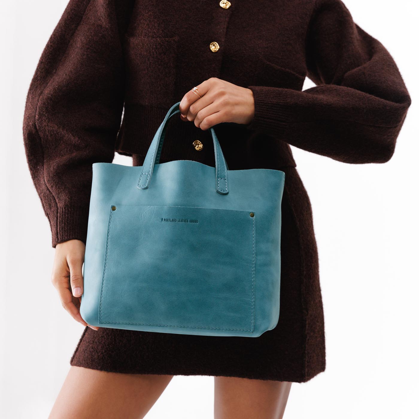 Aqua*Classic | Midsize crossbody tote with handles and a pocket