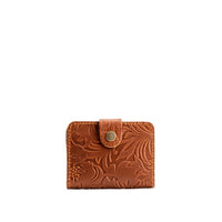 Meadow | Small leather wallet with snap closed