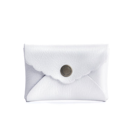 Pearl | Small leather wallet with scalloped edge