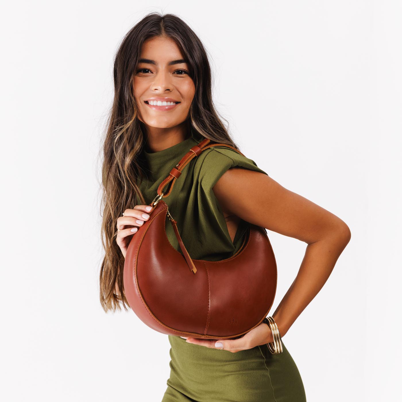 Chestnut*Classic | Crescent shaped shoulder bag with zipper closure and adjustable strap