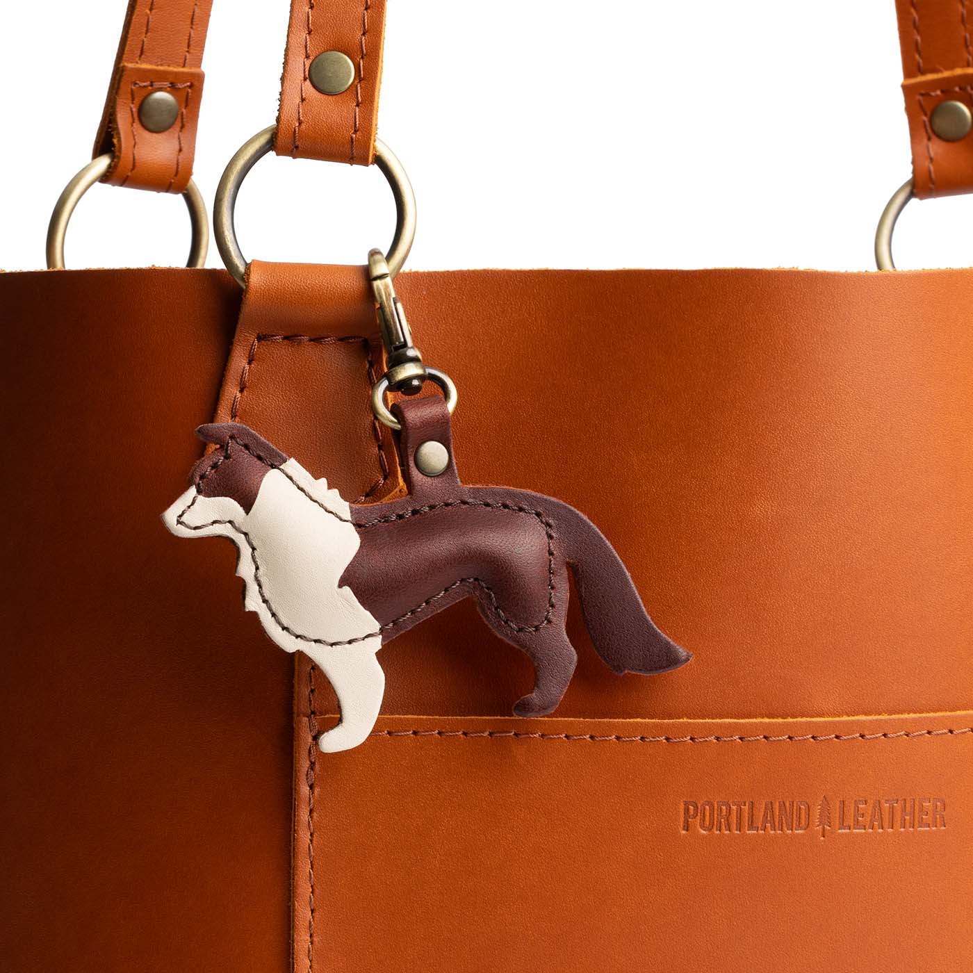 Cognac | Leather border collie shaped keychain with metal lobster clasp