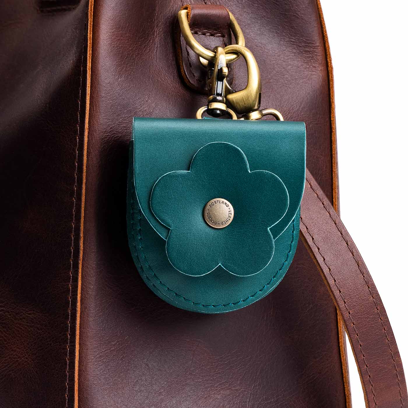 Caribbean | U shaped pouch with leather flower applique