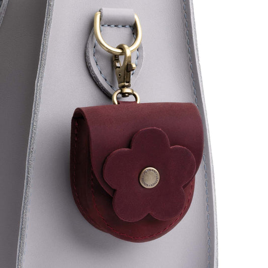 Merlot | U shaped pouch with leather flower applique