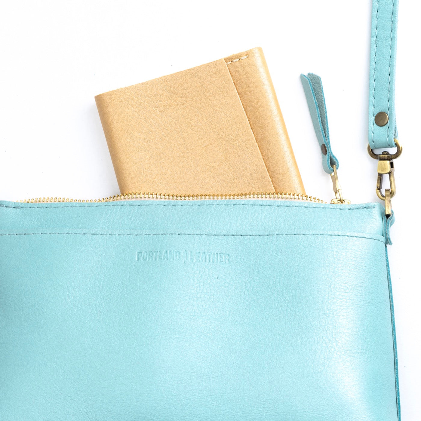 Cabo | Zip top petite crossbody bag with detachable strap