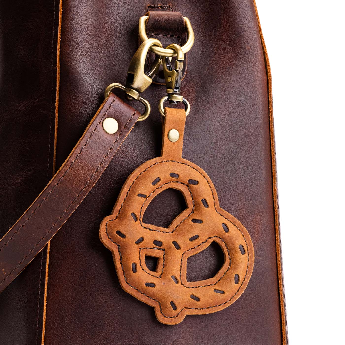 Dakota | Pretzel shaped keychain with swivel clasp