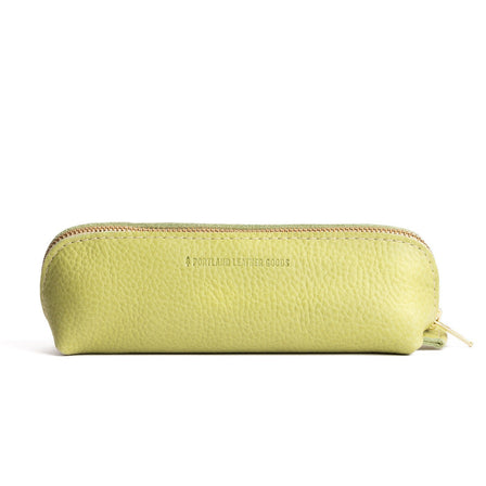 Sugar Snap | Leather pouch with curved seams and top zipper