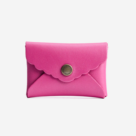 Lip Gloss | Small leather card wallet with scalloped edge