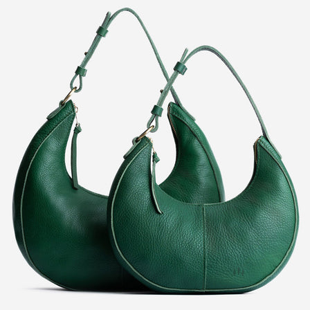 Bacalar*Classic | Crescent shaped shoulder bag with zipper closure and adjustable strap