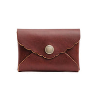 Cognac | Small leather wallet with scalloped edge