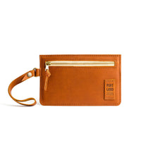 Honey | Flat leather pouch with zipper and wristlet