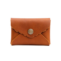 Honey | Small leather wallet with scalloped edge
