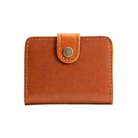 Honey | Small leather wallet with snap closed